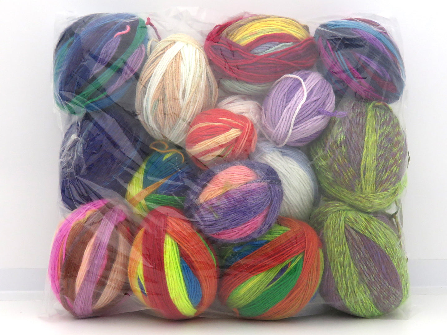 Mixed Lot Multicolor Leftover Self Striping Yarns fnt2-84504