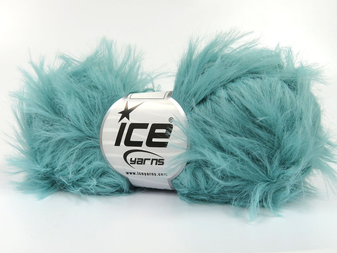 Faux Feather Yarn: Luxurious Texture for Winter Projects