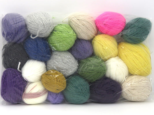 Mixed Lot Multicolor Winter Leftover Yarns fnt2-83902