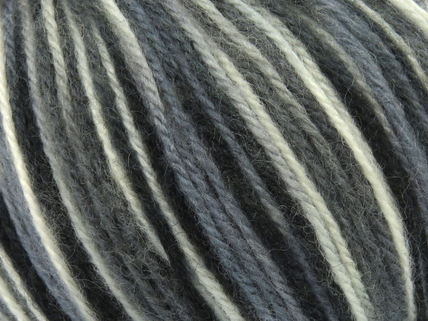 Wolle Varicolor Kammgarn