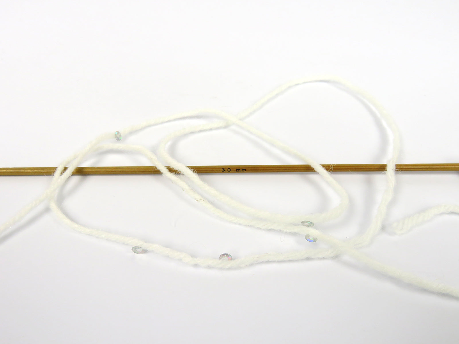Alpaca Paillette White fnt2-83262