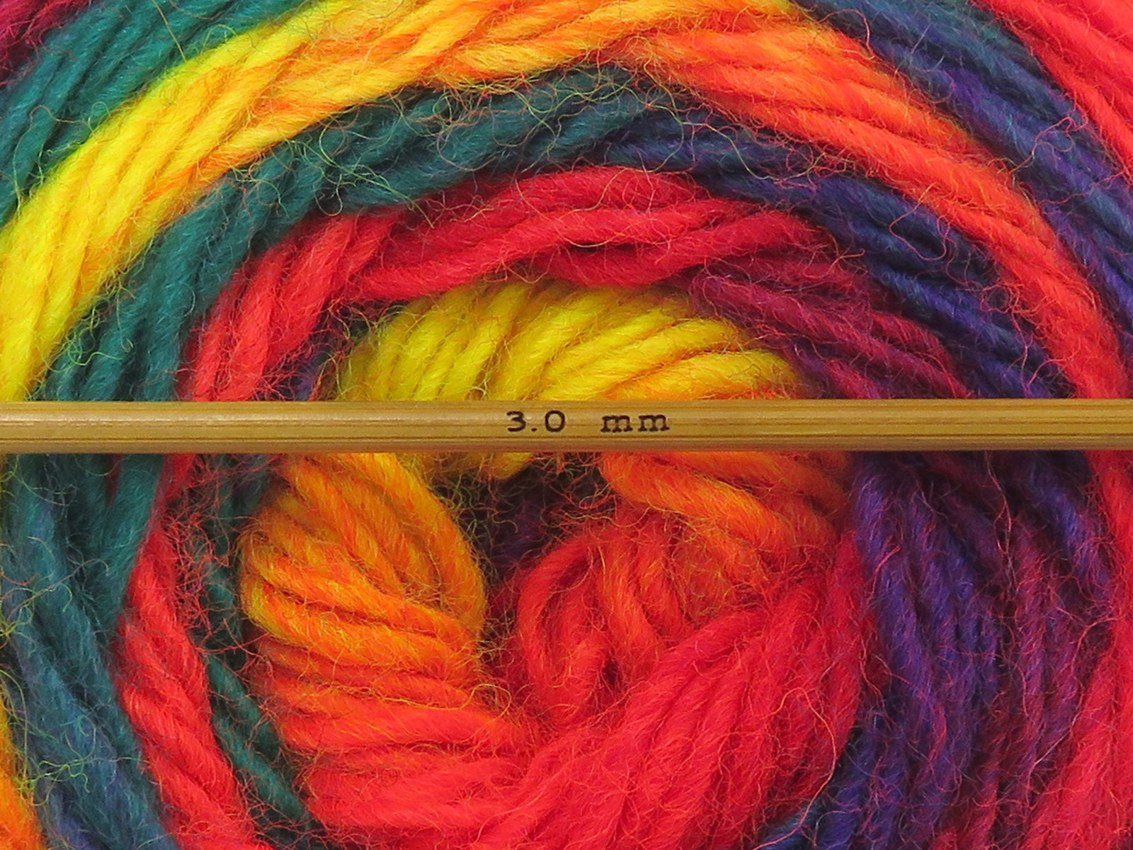 Magic Wool De Luxe Rainbow fnt2-84071
